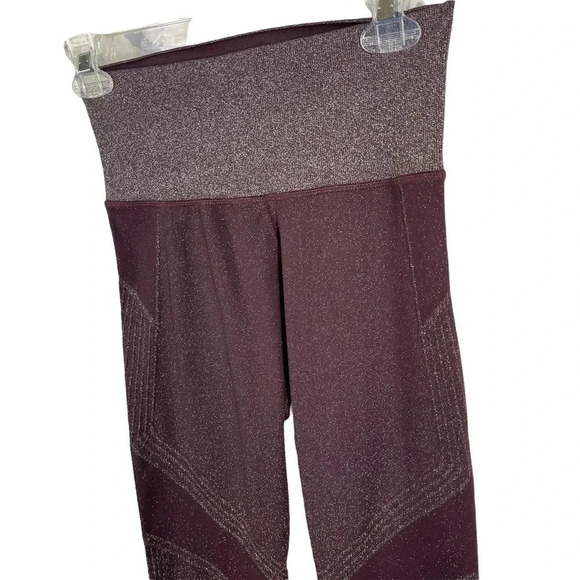Athleta Twilight Tight in Burgundy size Small - Picture 5 of 9